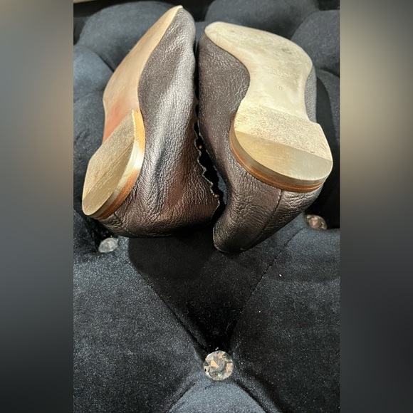 Chloe Shimmering Silver Scalloped Flats - Picture 13 of 14